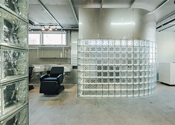 koyomi by shiki  広島 広島市 中区 本通り 金座街 美容院 株式会社BMJ 電気工事 建築工事 内装工事 デザイン 設計施工 ガラスブロック ステンレス 